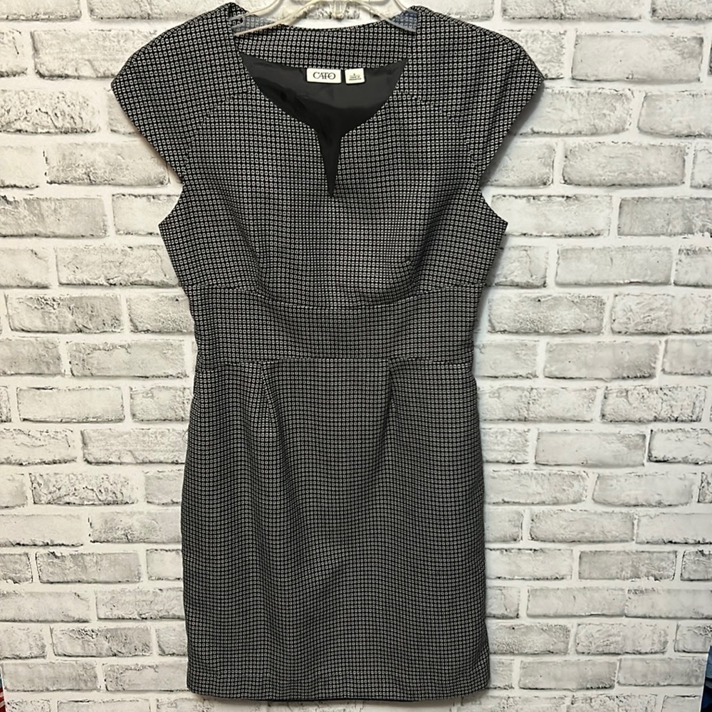 𝅺cato Black and White Sheath Dress, V-Neck, Size 6, Beautiful